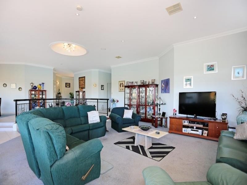 7 Picaroon Place, Halls Head WA 6210