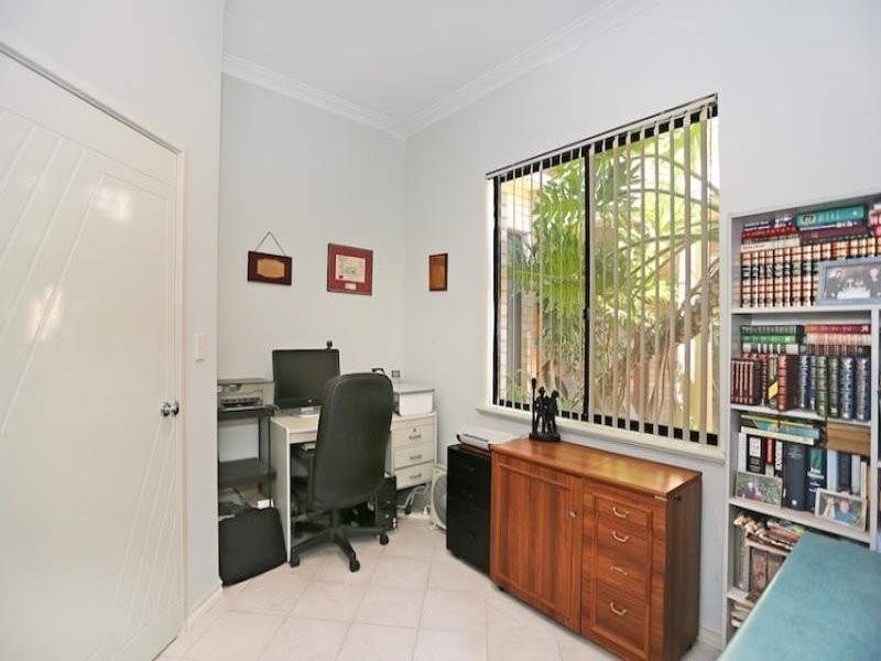 7 Picaroon Place, Halls Head WA 6210