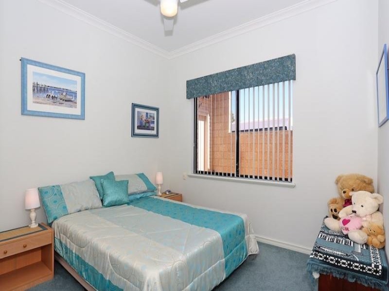 7 Picaroon Place, Halls Head WA 6210