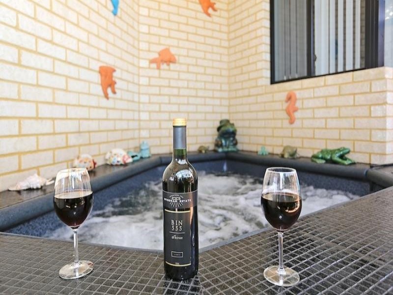 7 Picaroon Place, Halls Head WA 6210