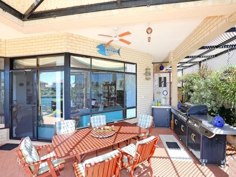 7 Picaroon Place, Halls Head WA 6210