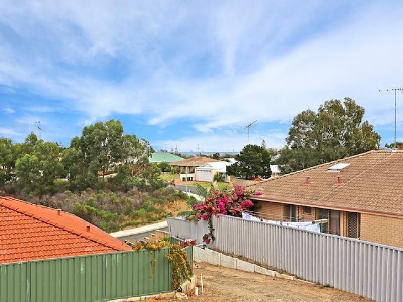 43A Portmarnock Circuit, Halls Head WA 6210