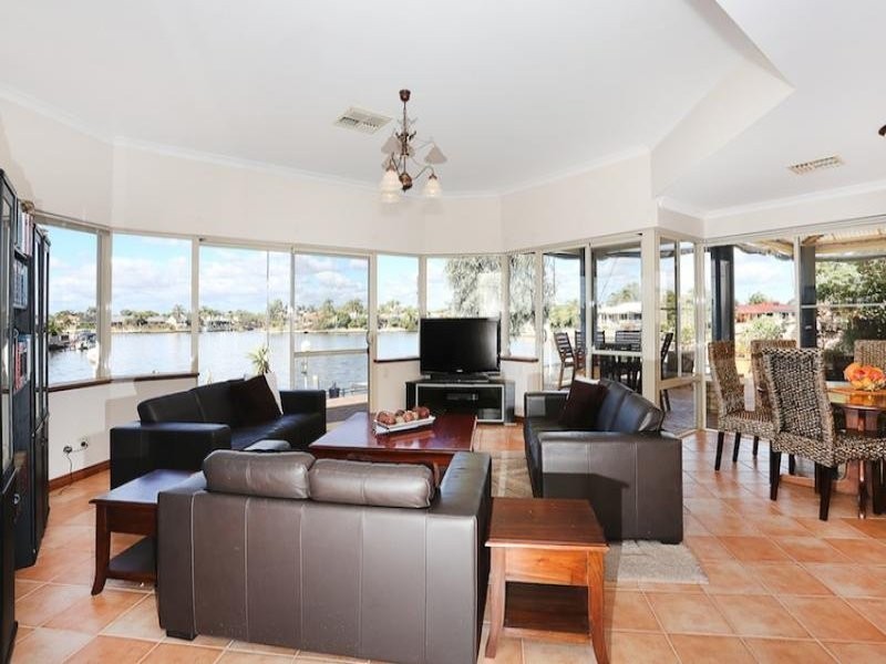 82 Banksia Terrace, South Yunderup WA 6208