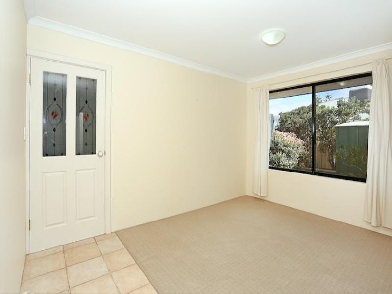 24 Daydream Plaza, Halls Head WA 6210