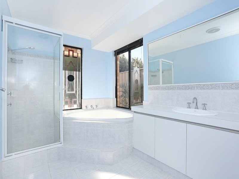 24 Daydream Plaza, Halls Head WA 6210