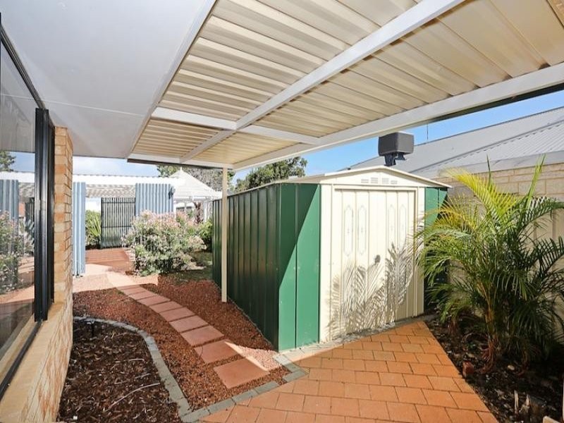 24 Daydream Plaza, Halls Head WA 6210