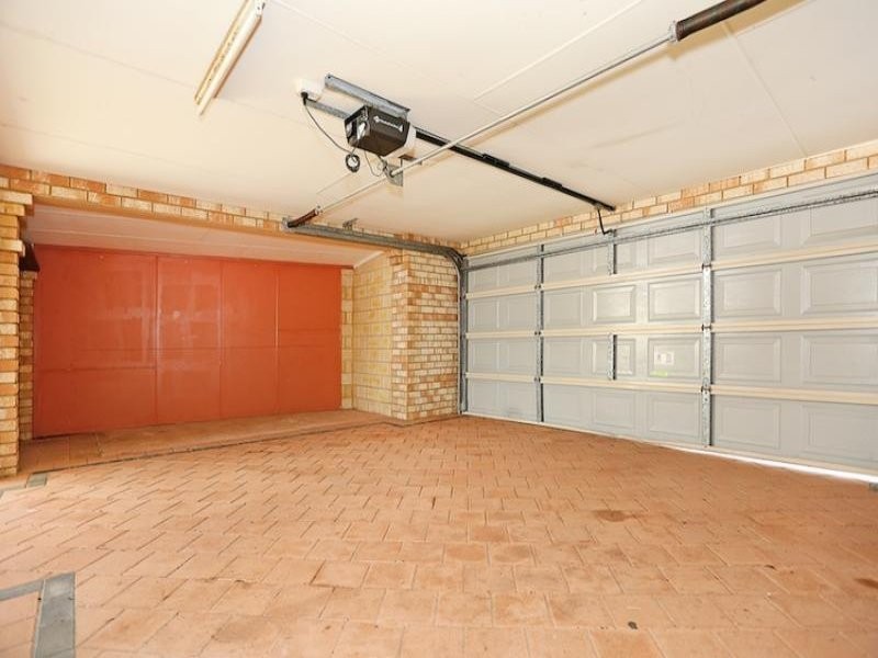 24 Daydream Plaza, Halls Head WA 6210