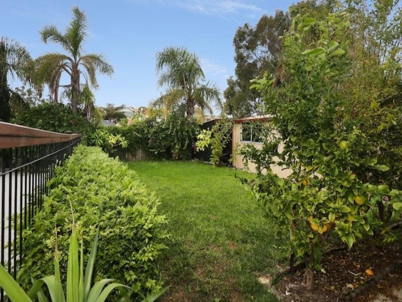 97 Peelwood Parade, Halls Head WA 6210