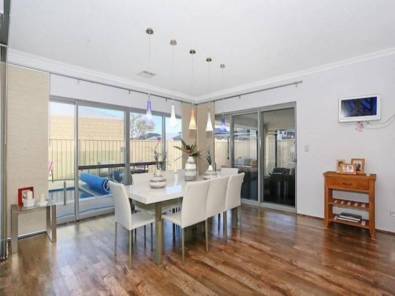 19 Arpentuer Turn, Madora Bay WA 6210