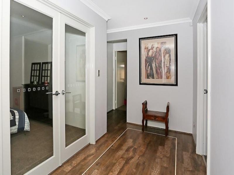 19 Arpentuer Turn, Madora Bay WA 6210