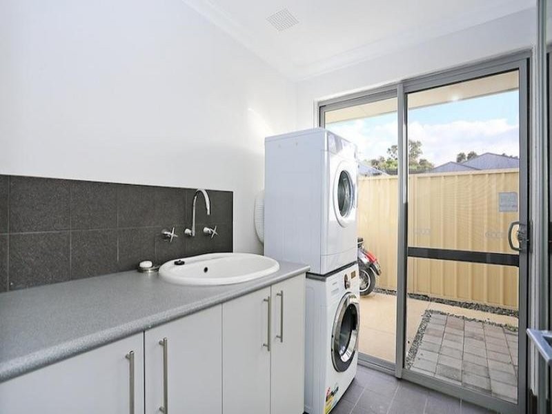 19 Arpentuer Turn, Madora Bay WA 6210