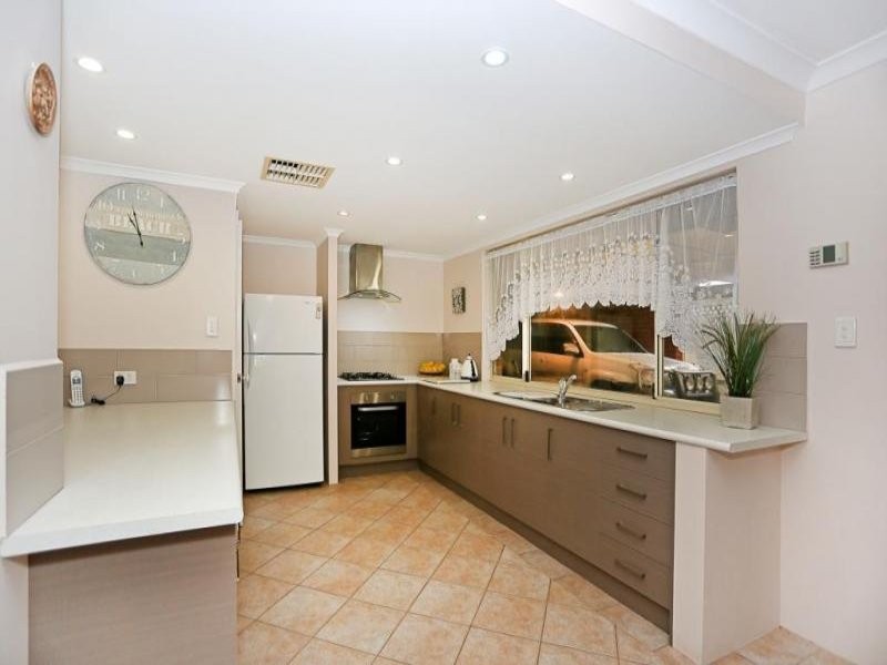 42 Admiralty Crescent, Halls Head WA 6210