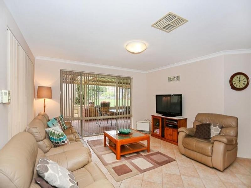 42 Admiralty Crescent, Halls Head WA 6210