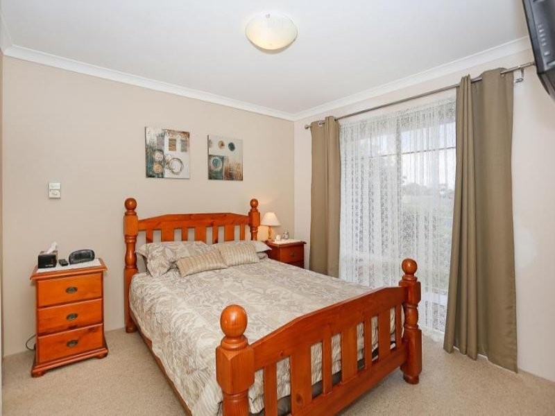 42 Admiralty Crescent, Halls Head WA 6210