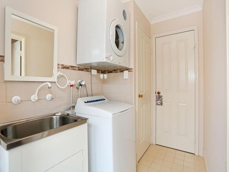 42 Admiralty Crescent, Halls Head WA 6210