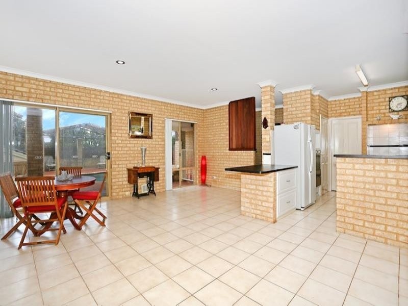 37 Seawind Drive, Silver Sands WA 6210