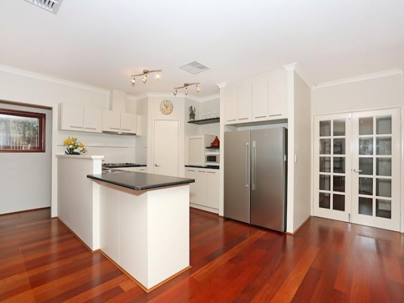 18 Joshua Carrol Street, Madora Bay WA 6210