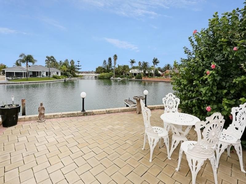 14 Donnelly Gardens, Dudley Park WA 6210