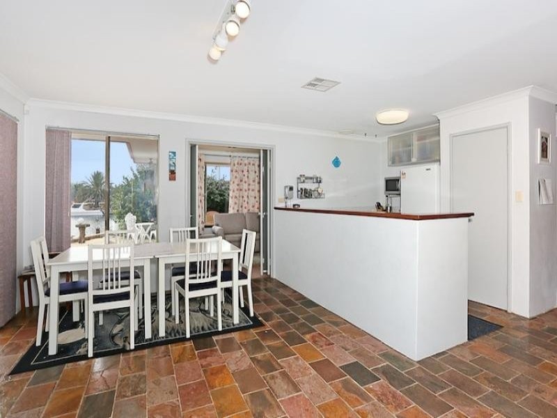 14 Donnelly Gardens, Dudley Park WA 6210