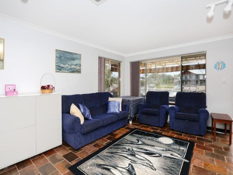 14 Donnelly Gardens, Dudley Park WA 6210