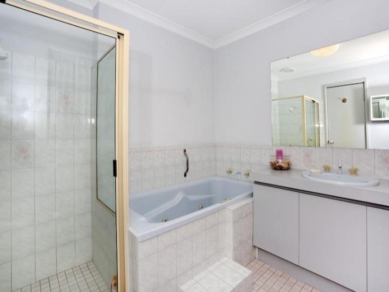 14 Donnelly Gardens, Dudley Park WA 6210