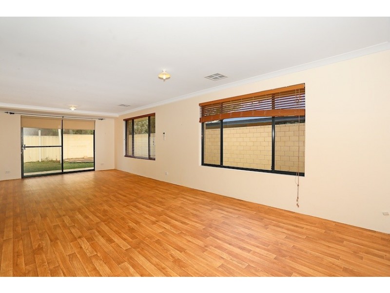 24 Honeydew Trail, Wannanup WA 6210