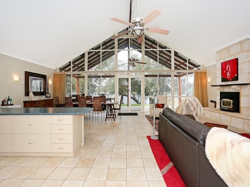 104 Culeenup Road, North Yunderup WA 6208