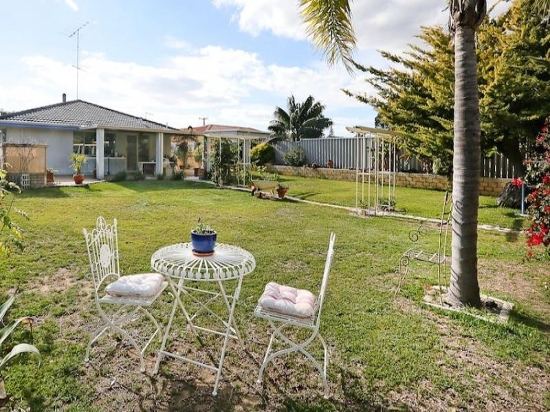 38 Noreena Avenue, Golden Bay WA 6174