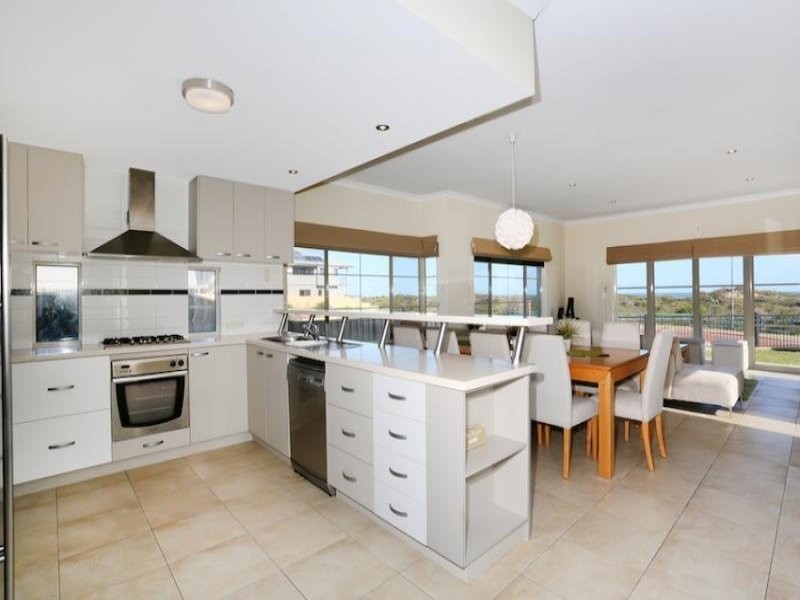 17 Abeona Parade, Madora Bay WA 6210