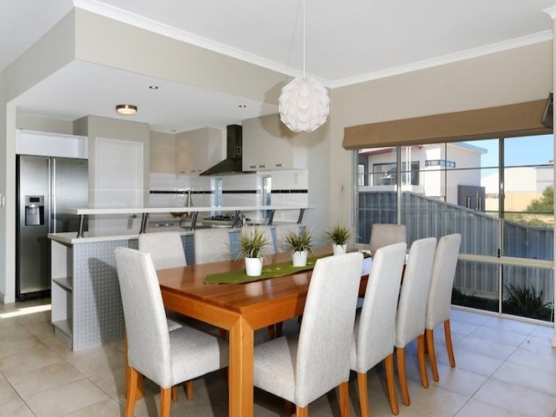 17 Abeona Parade, Madora Bay WA 6210