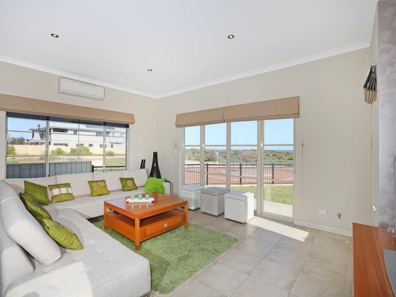 17 Abeona Parade, Madora Bay WA 6210