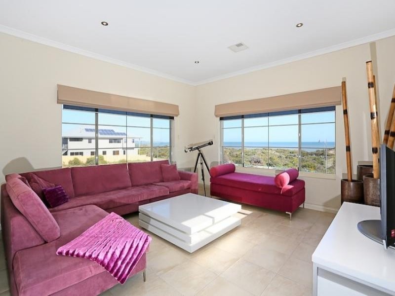 17 Abeona Parade, Madora Bay WA 6210