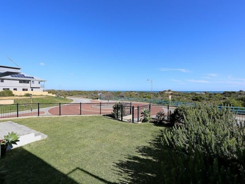 17 Abeona Parade, Madora Bay WA 6210