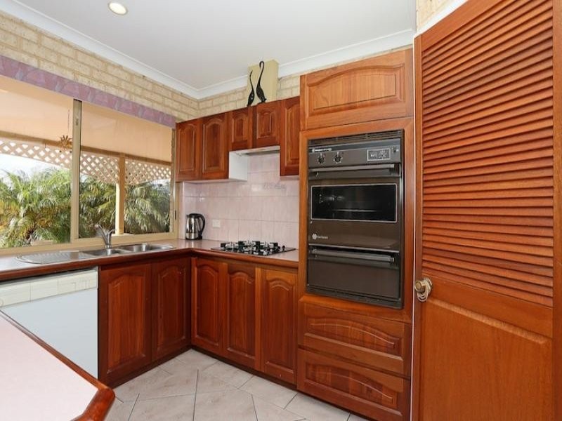 32 Woolah Place, South Yunderup WA 6208