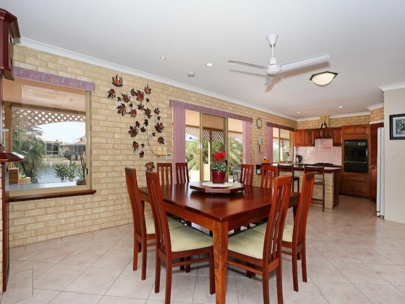 32 Woolah Place, South Yunderup WA 6208