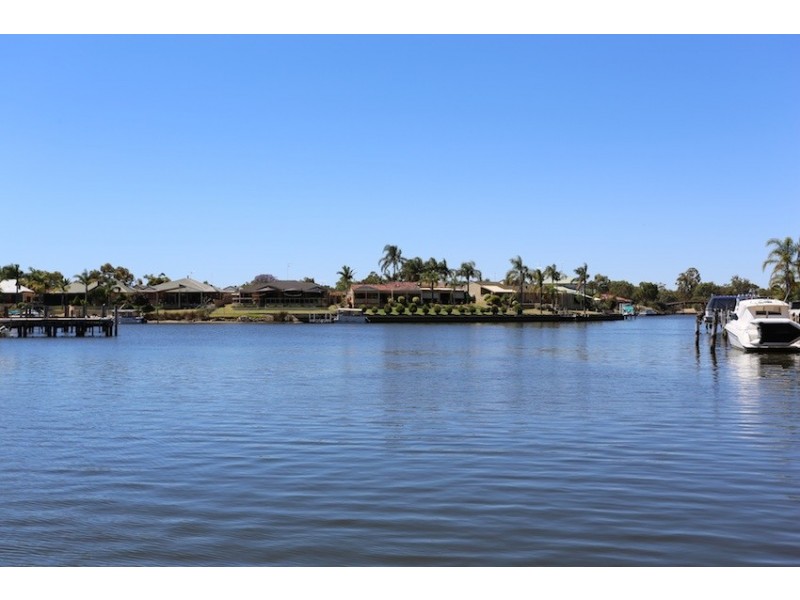 32 Woolah Place, South Yunderup WA 6208