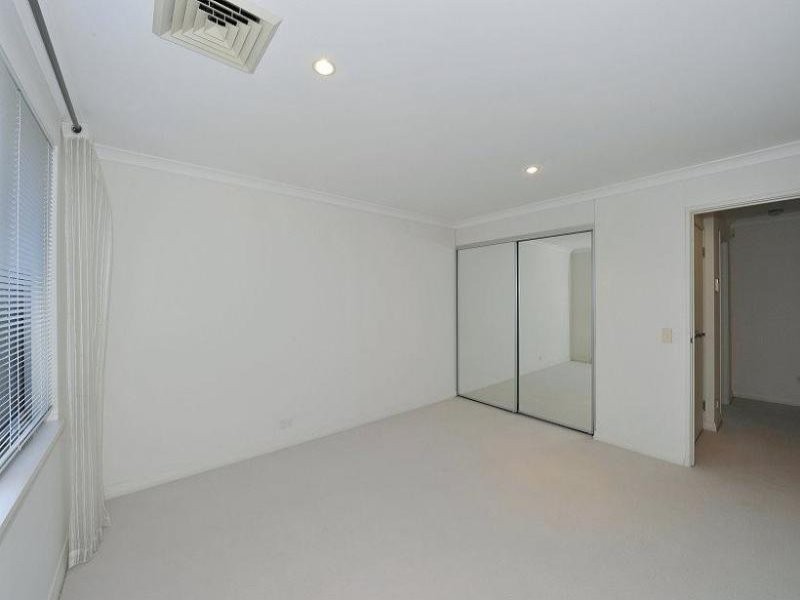 31 Tylney Loop, Meadow Springs WA 6210