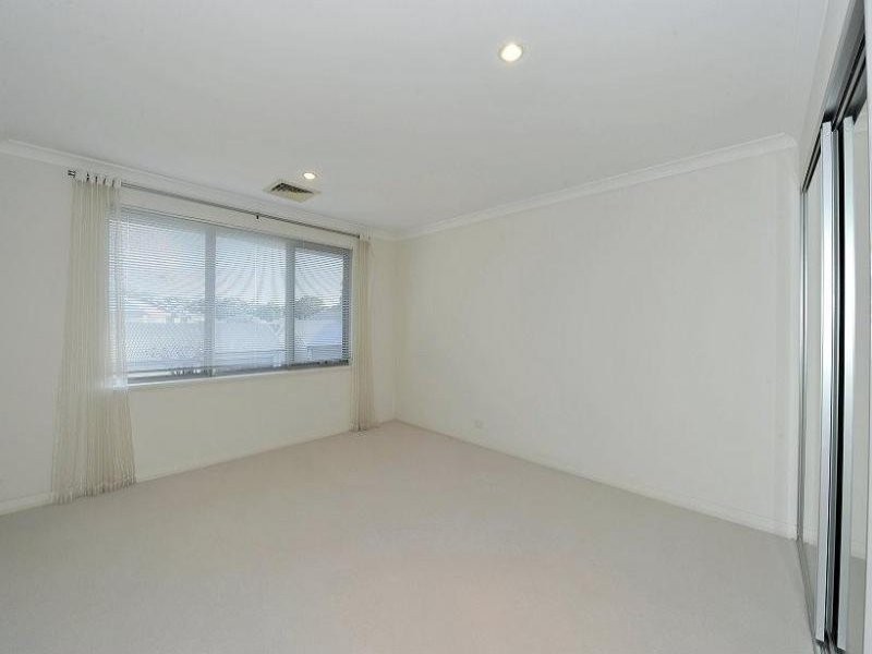 31 Tylney Loop, Meadow Springs WA 6210