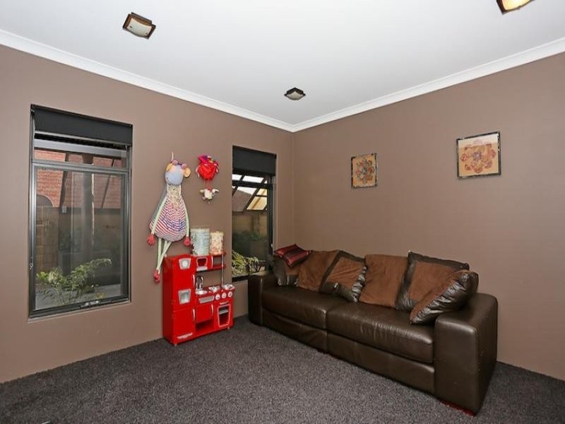 19 Northport Boulevard, Wannanup WA 6210