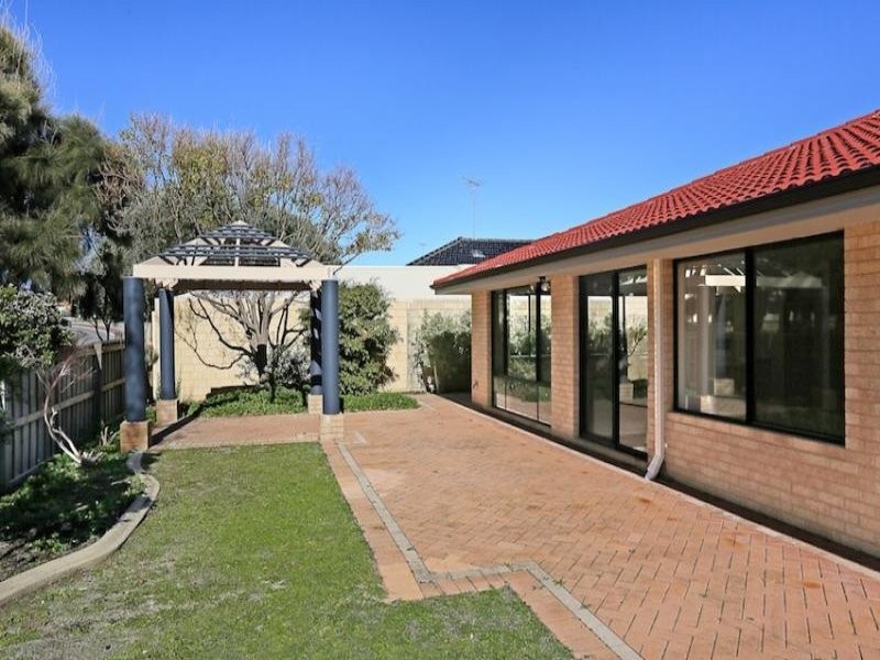 17 Hayman Retreat, Halls Head WA 6210
