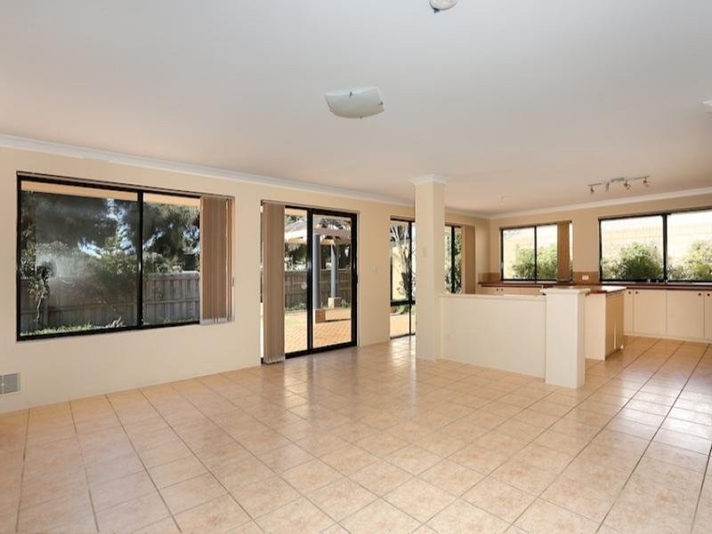 17 Hayman Retreat, Halls Head WA 6210