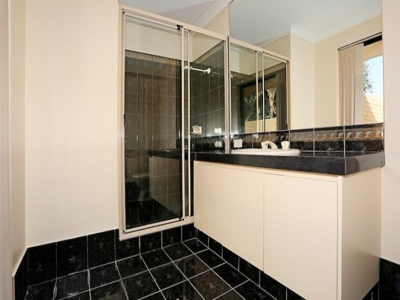 17 Hayman Retreat, Halls Head WA 6210