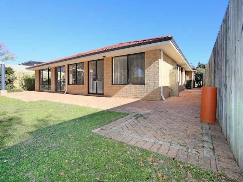 17 Hayman Retreat, Halls Head WA 6210