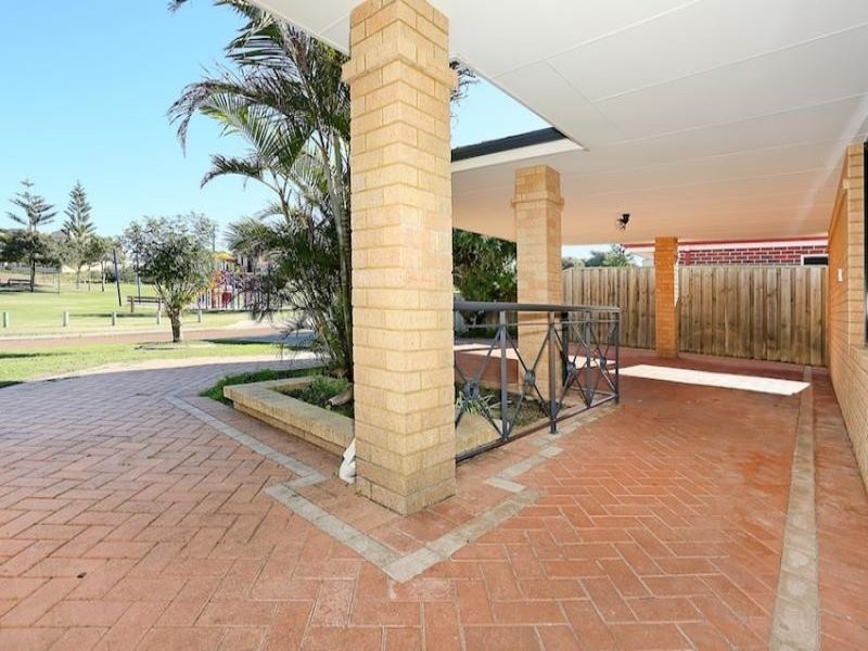17 Hayman Retreat, Halls Head WA 6210
