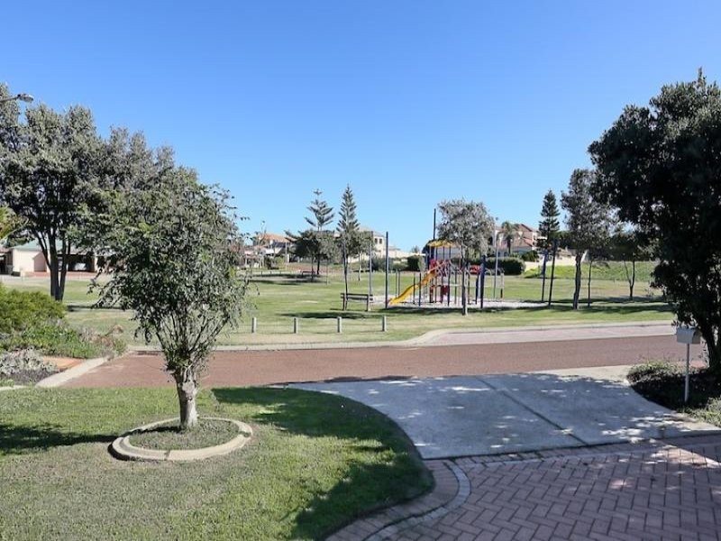 17 Hayman Retreat, Halls Head WA 6210