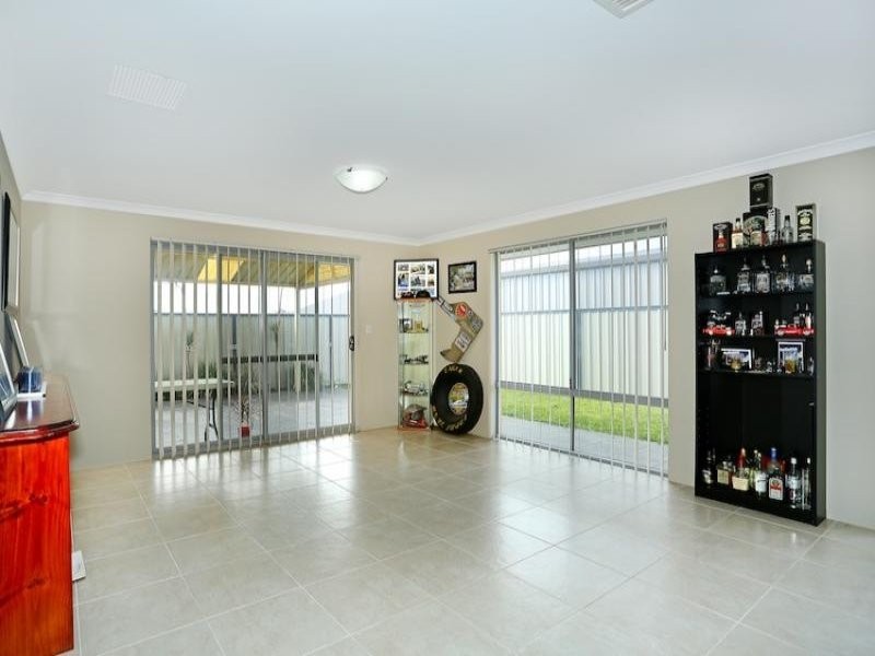 7 St Cloud Link, Meadow Springs WA 6210