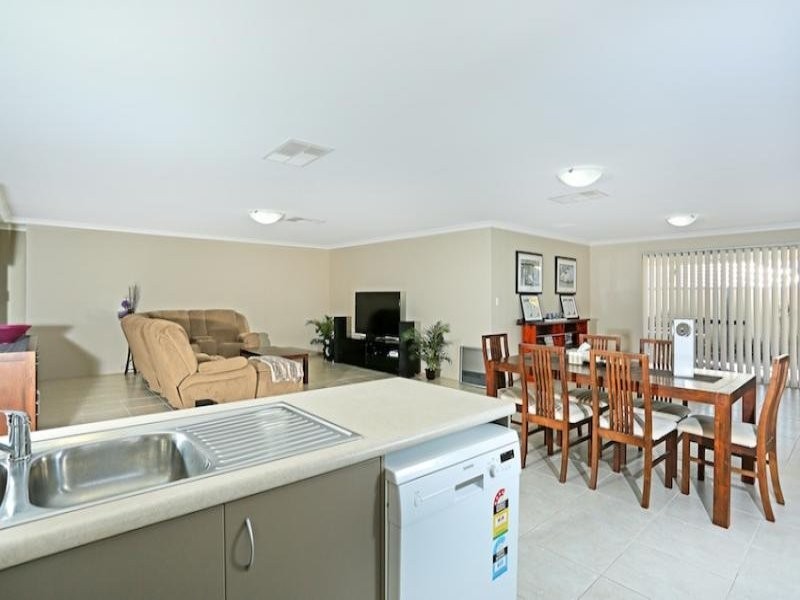 7 St Cloud Link, Meadow Springs WA 6210