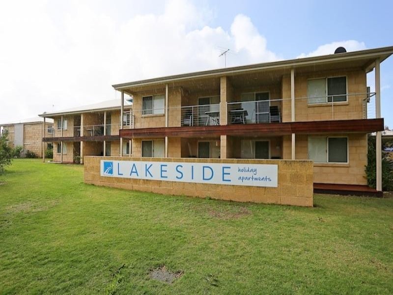 2/1 Lakes Crescent, South Yunderup WA 6208