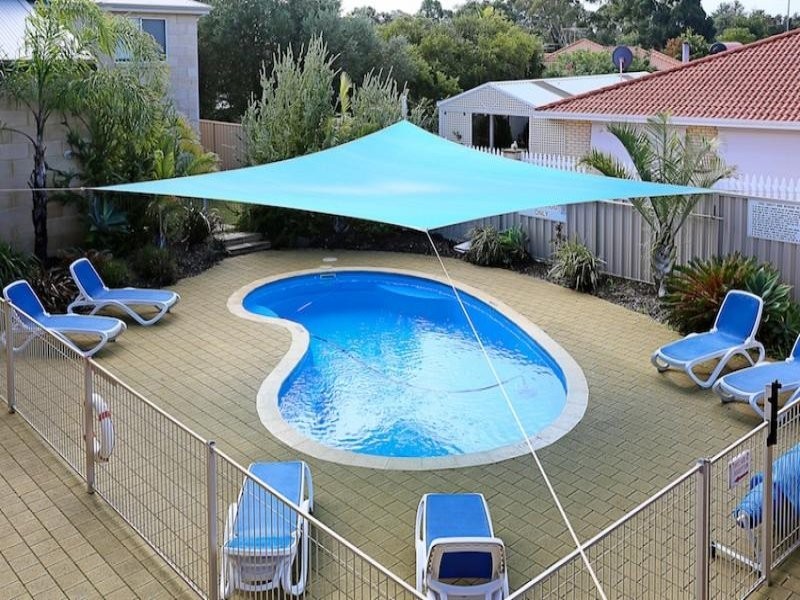 2/1 Lakes Crescent, South Yunderup WA 6208