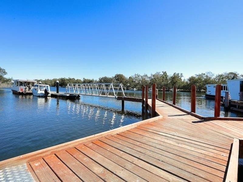 2/1 Lakes Crescent, South Yunderup WA 6208